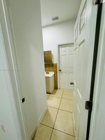 1330 NW 5th St 5, Miami, FL 33125