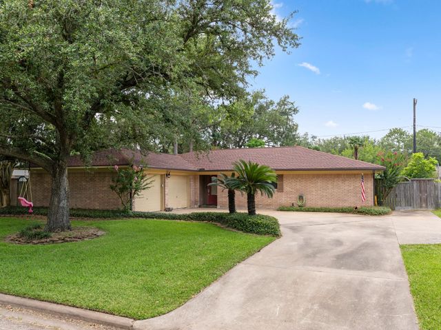 2917 Encino Avenue, Bay City, TX 77414