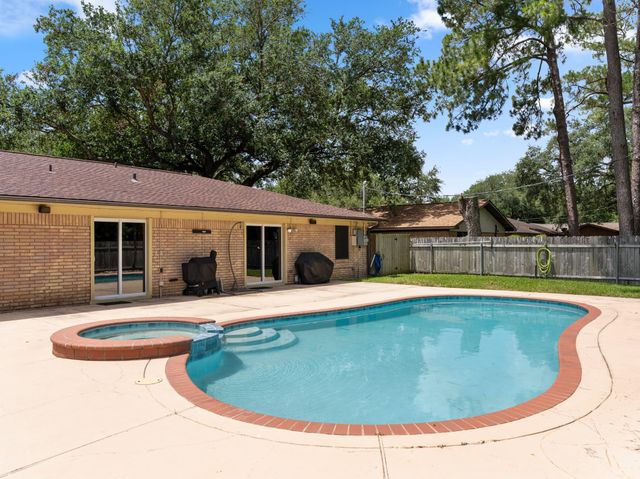 2917 Encino Avenue, Bay City, TX 77414