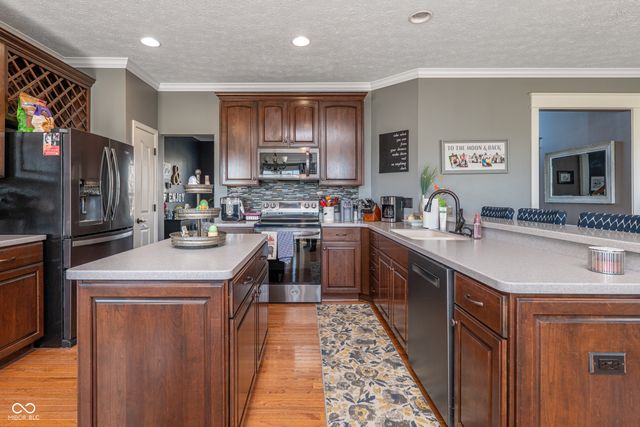 16755 Lakeville Crossing, Westfield, IN 46074