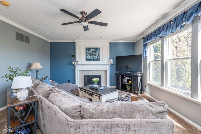 16755 Lakeville Crossing, Westfield, IN 46074