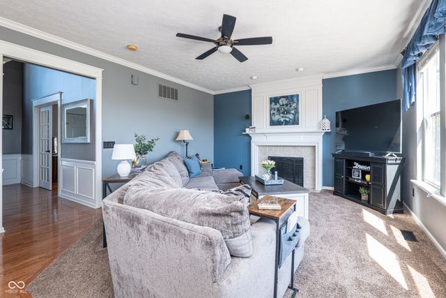 16755 Lakeville Crossing, Westfield, IN 46074