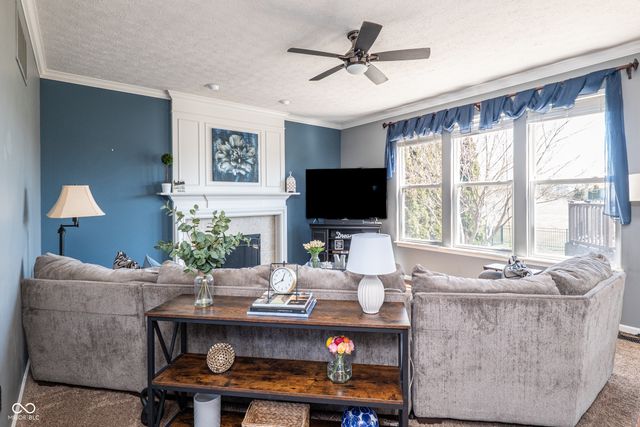 16755 Lakeville Crossing, Westfield, IN 46074