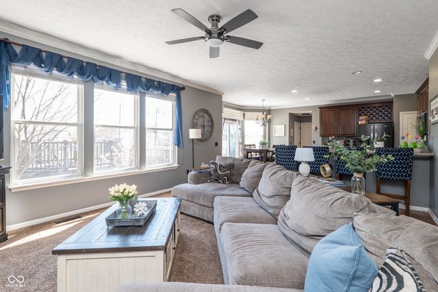 16755 Lakeville Crossing, Westfield, IN 46074