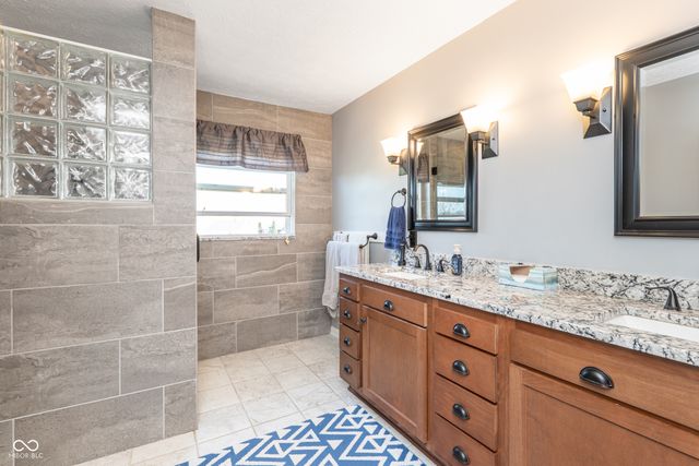 16755 Lakeville Crossing, Westfield, IN 46074