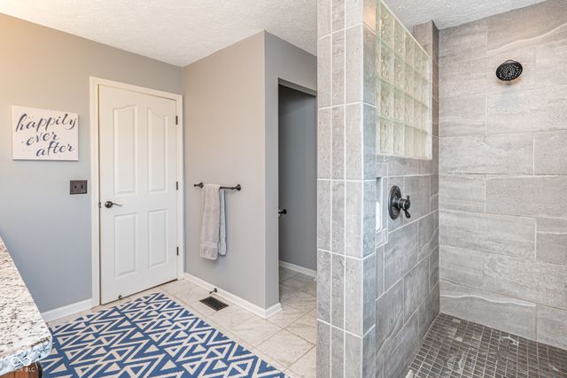 16755 Lakeville Crossing, Westfield, IN 46074