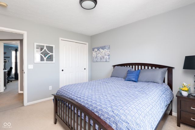 16755 Lakeville Crossing, Westfield, IN 46074