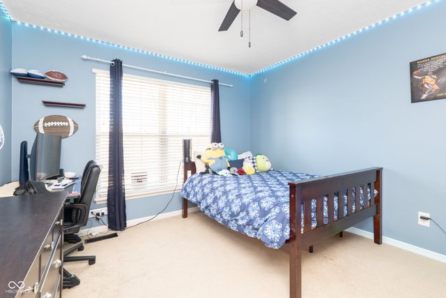 16755 Lakeville Crossing, Westfield, IN 46074