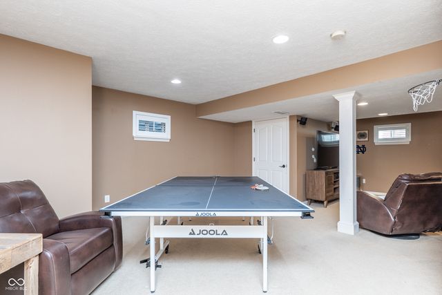 16755 Lakeville Crossing, Westfield, IN 46074