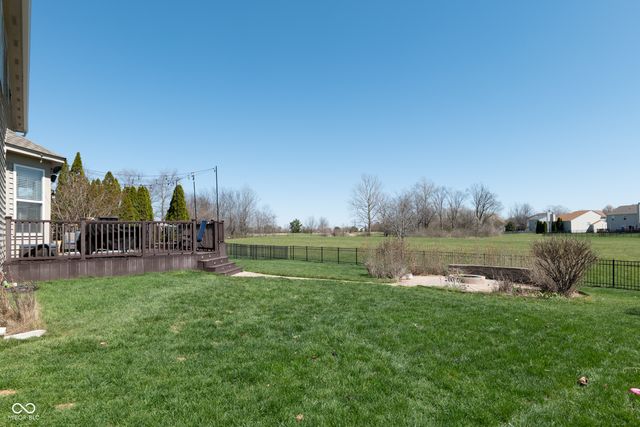 16755 Lakeville Crossing, Westfield, IN 46074