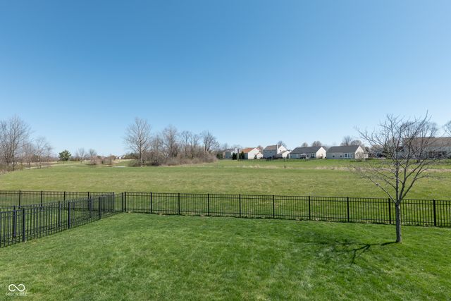 16755 Lakeville Crossing, Westfield, IN 46074