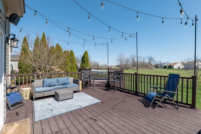 16755 Lakeville Crossing, Westfield, IN 46074