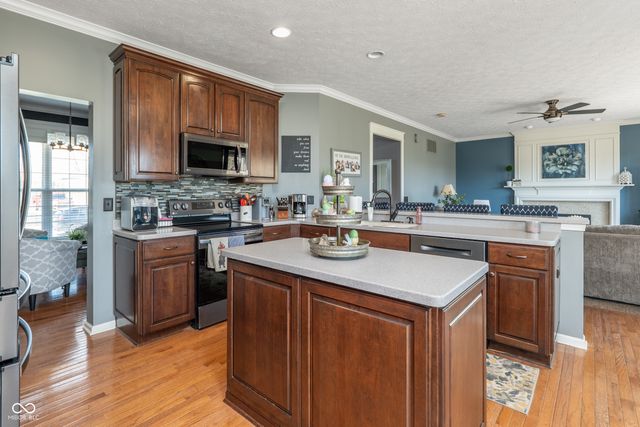 16755 Lakeville Crossing, Westfield, IN 46074