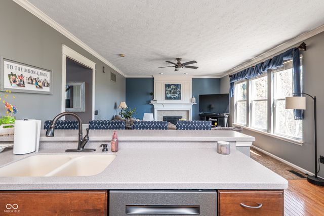 16755 Lakeville Crossing, Westfield, IN 46074