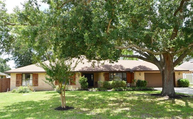 26 CANTER CLUB COURT, Debary, FL 32713