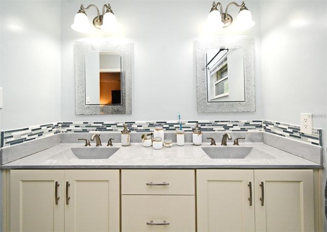 26 CANTER CLUB COURT, Debary, FL 32713