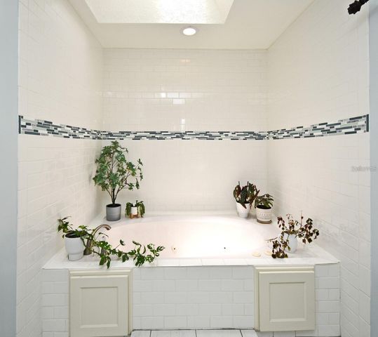 26 CANTER CLUB COURT, Debary, FL 32713