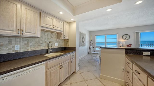 800 BENJAMIN FRANKLIN DRIVE 308, Sarasota, FL 34236