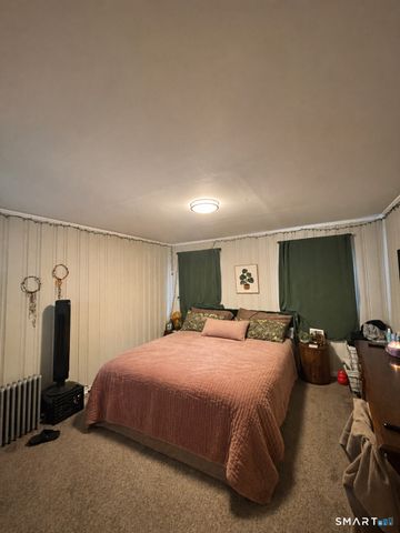 8 Thompson Court, Enfield, CT 06082
