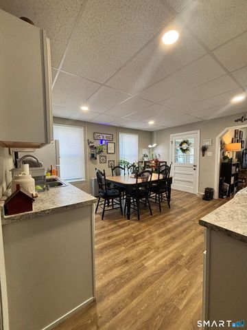 8 Thompson Court, Enfield, CT 06082