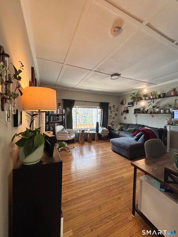 8 Thompson Court, Enfield, CT 06082