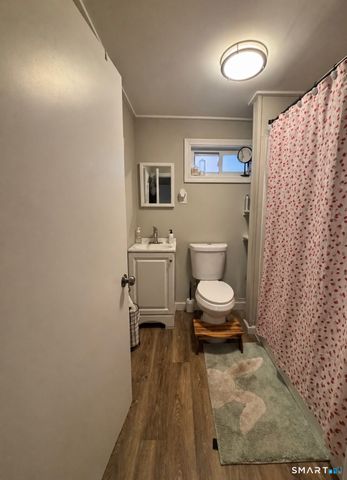 8 Thompson Court, Enfield, CT 06082