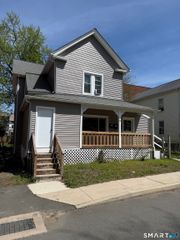 8 Thompson Court, Enfield, CT 06082