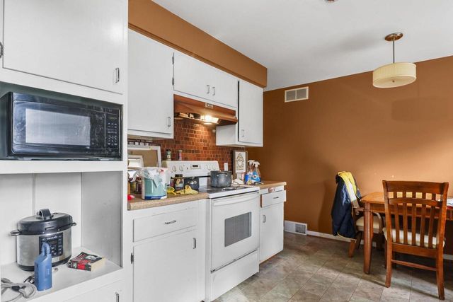 4121 Dwight Drive, Madison, WI 53704