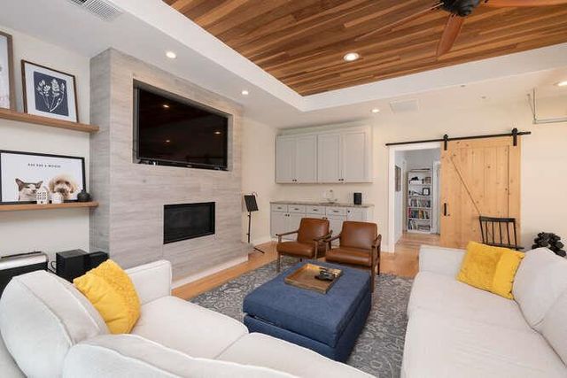 2258 Howard Avenue, San Carlos, CA 94070