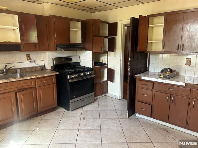149 Essex Avenue, Orange, NJ 07050