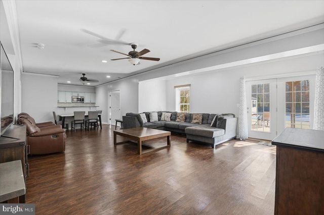 11 SWEET WILLIAM DR, Stafford, VA 22554