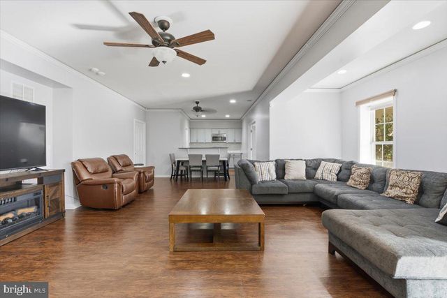 11 SWEET WILLIAM DR, Stafford, VA 22554