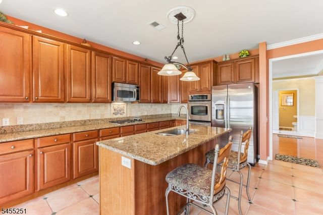 62 Hickory Hill Blvd 1, Totowa Boro, NJ 07512