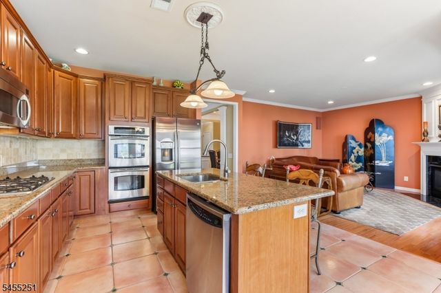 62 Hickory Hill Blvd 1, Totowa Boro, NJ 07512