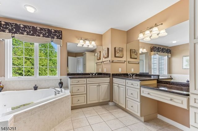 62 Hickory Hill Blvd 1, Totowa Boro, NJ 07512