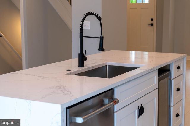 706 LONGFELLOW ST NW, Washington, DC 20011