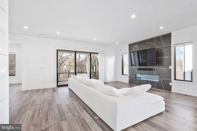 1354 MONITOR LN, Mclean, VA 22101