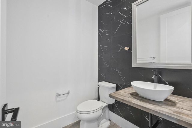 1354 MONITOR LN, Mclean, VA 22101