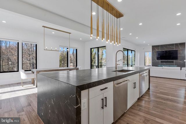 1354 MONITOR LN, Mclean, VA 22101