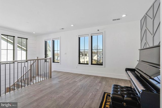 1354 MONITOR LN, Mclean, VA 22101