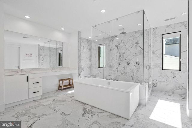 1354 MONITOR LN, Mclean, VA 22101