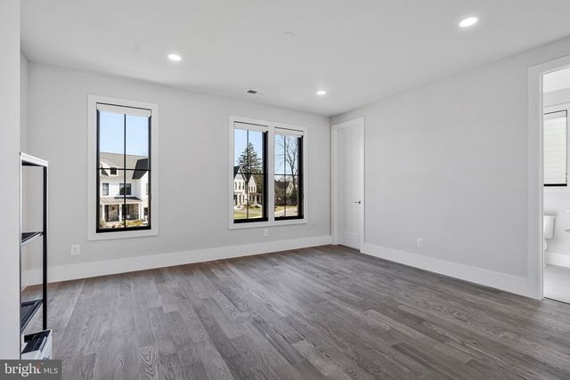 1354 MONITOR LN, Mclean, VA 22101