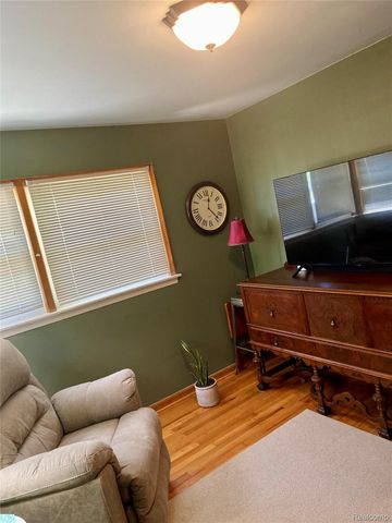 17812 Quarry Road, Riverview, MI 48193