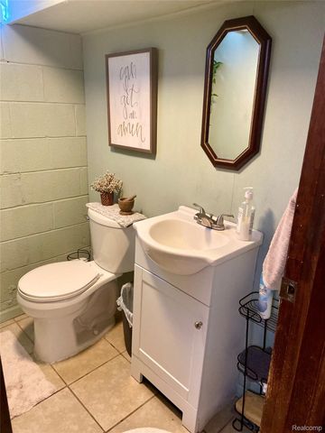 17812 Quarry Road, Riverview, MI 48193