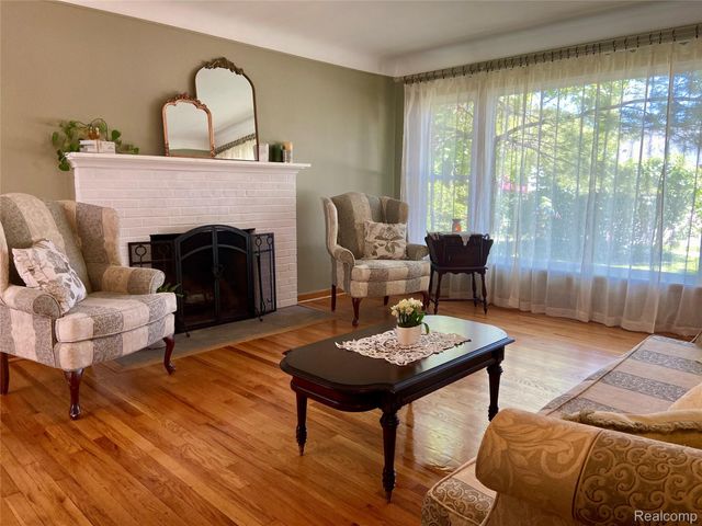 17812 Quarry Road, Riverview, MI 48193