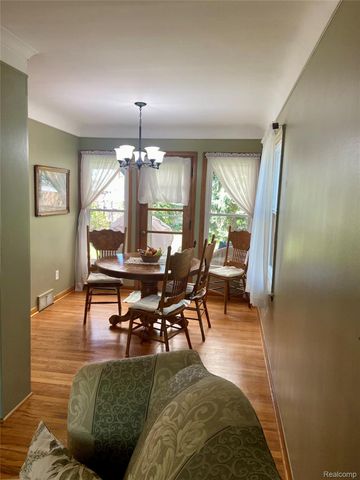 17812 Quarry Road, Riverview, MI 48193