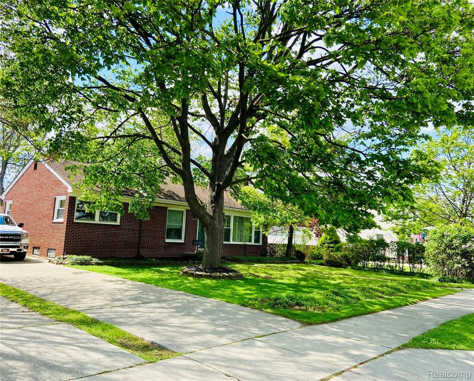 17812 Quarry Road, Riverview, MI 48193