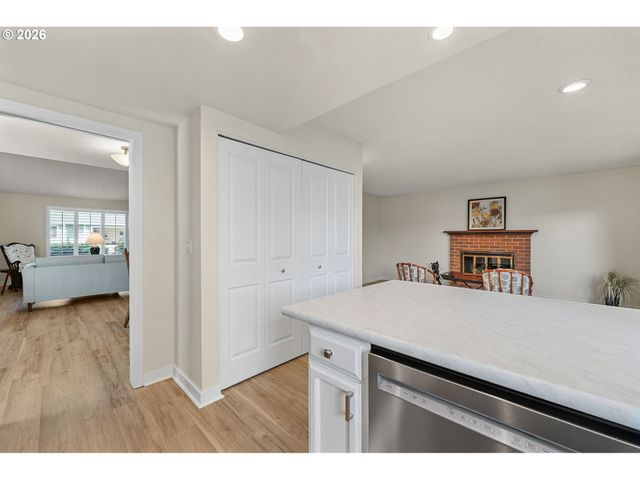 15780 Sw OAK MEADOW Ln, Portland, OR 97224