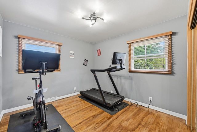 924 S 124th STREET, West Allis, WI 53214