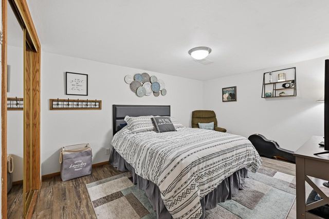 924 S 124th STREET, West Allis, WI 53214